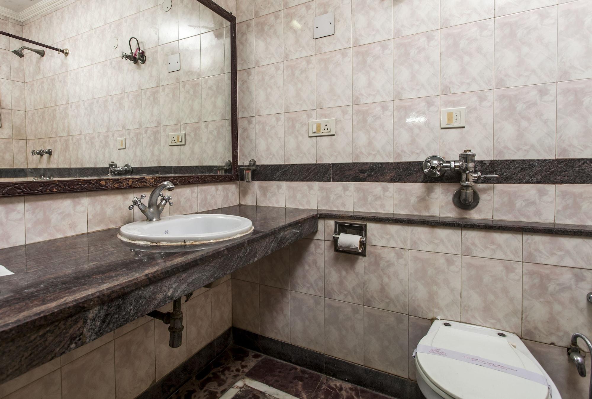 Hotel Sunstar Residency Delhi  Exterior photo