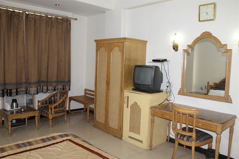 Hotel Sunstar Residency Delhi  Exterior photo