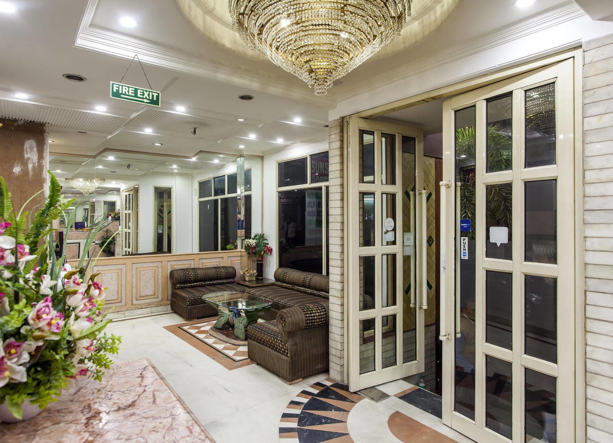 Hotel Sunstar Residency Delhi  Exterior photo